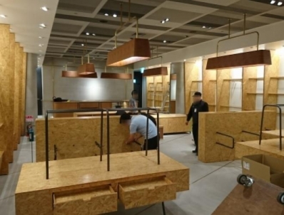 商業施設内 約50坪 物販店舗 残置物及び什器類買取撤去