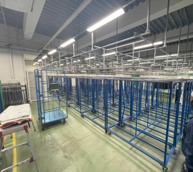 厚木市　某大手アパレル企業　物流倉庫内　スチールパイプラック　スクラップ買取